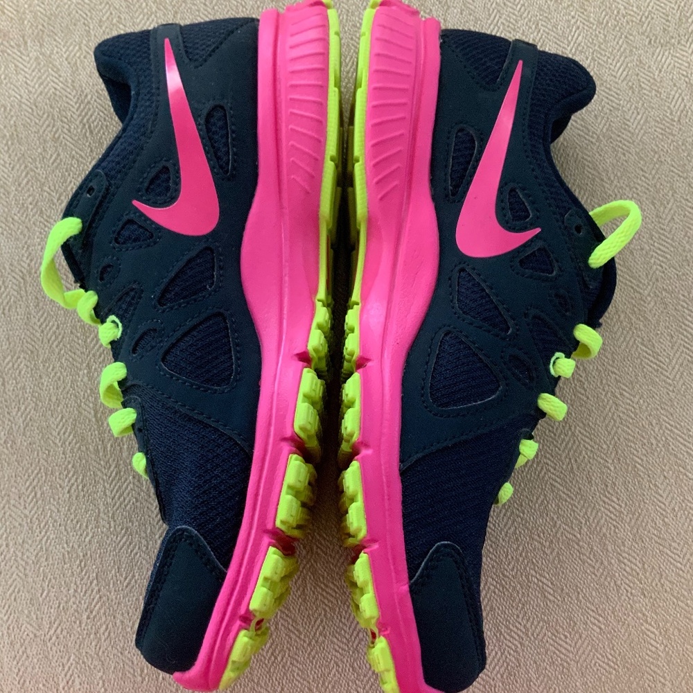 Women’s Nike Revolution 2, size 7.5